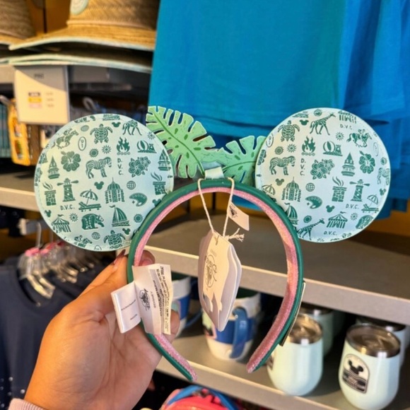 DVC Loungefly Minnie Mouse Headband Ears main image 13